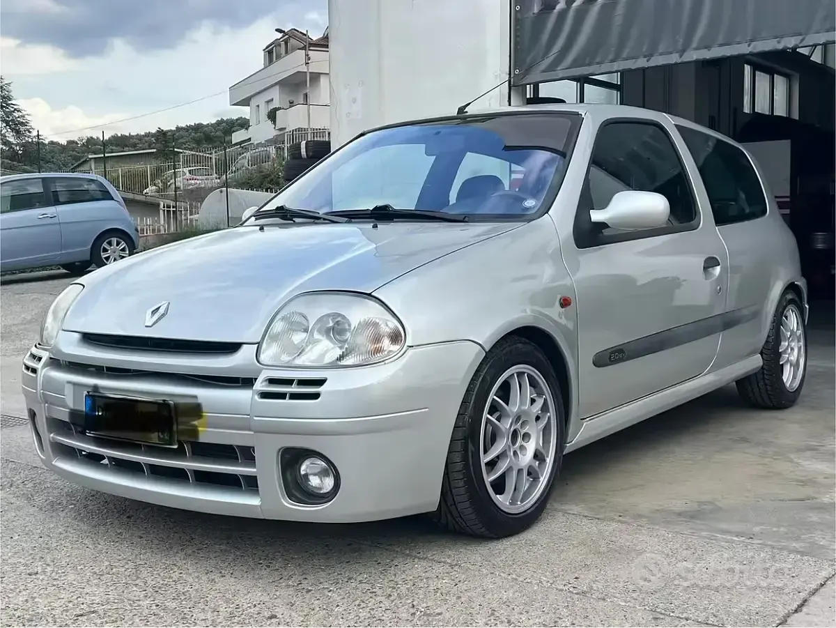 Usata Renault Clio II 169 CV (124 kW) 2000 Berlina