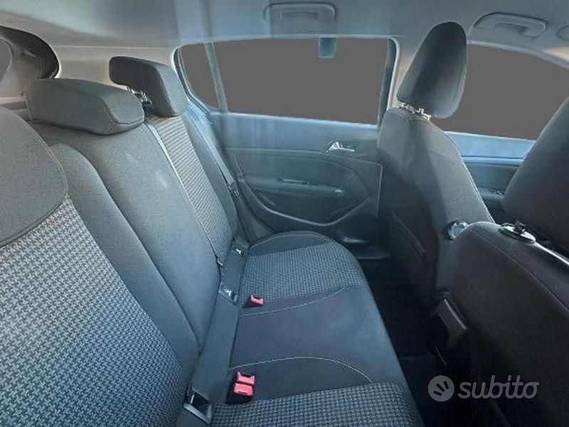 Usata Peugeot 308 Active 131 CV (96 kW) 2021 Grigio scuro Berlina