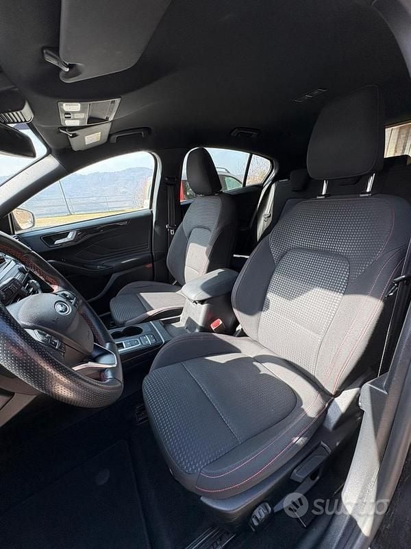 Usata Ford Focus ST-Line 120 CV (88 kW) 2021 Nero Berlina