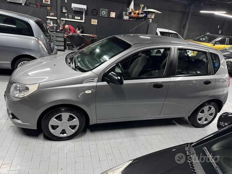 Usata Chevrolet Aveo LT 84 CV (61 kW) 2011 Grigio Berlina