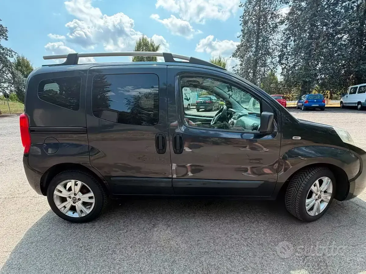Usata Fiat Qubo Trekking 75 CV (55 kW) 2010 Nero Monovolume