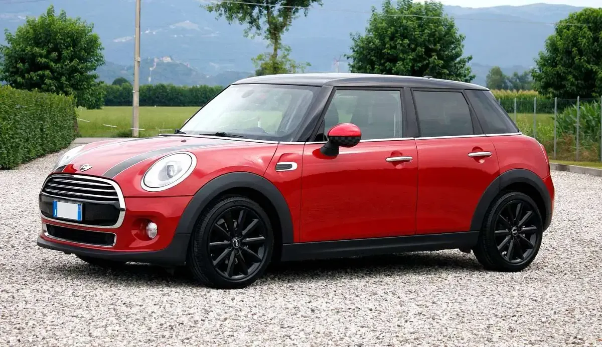 Usata Mini Cooper D 116 CV (85 kW) 2015 Rosso Utilitaria