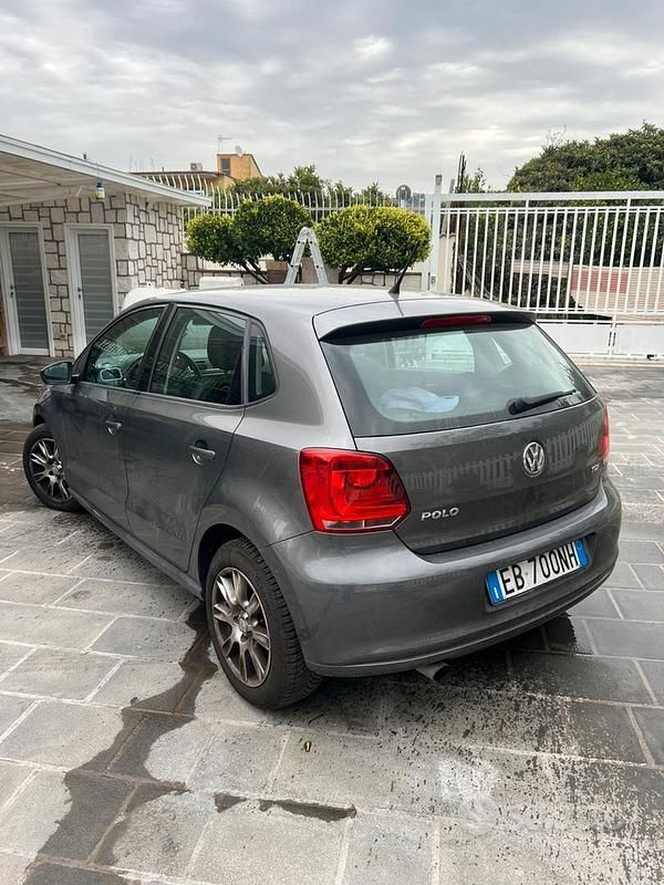 Usata VW Polo Highline 90 CV (66 kW) 2010 Grigio Berlina