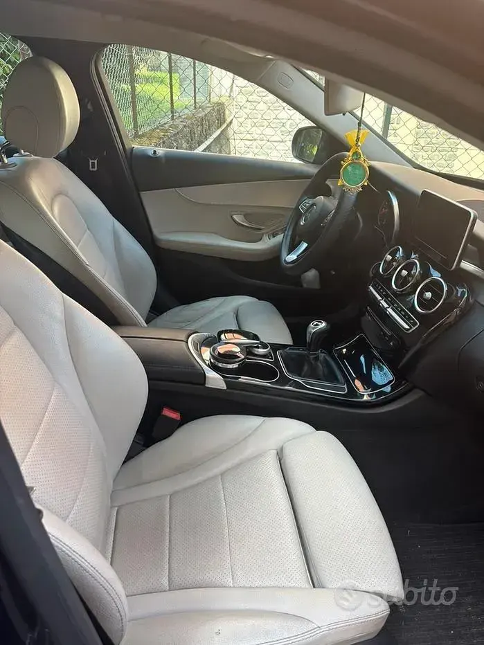 Usata Mercedes C180 116 CV (85 kW) 2017 Blu Berlina