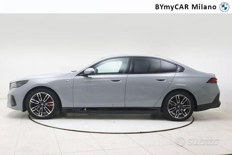 Usata BMW i5 M Sport 289 kW (394 CV) 2025 Grigio Berlina