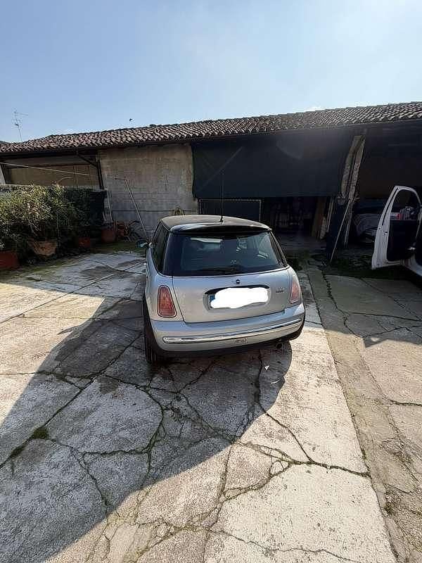 Usata Mini ONE 90 CV (66 kW) 2002 Utilitaria