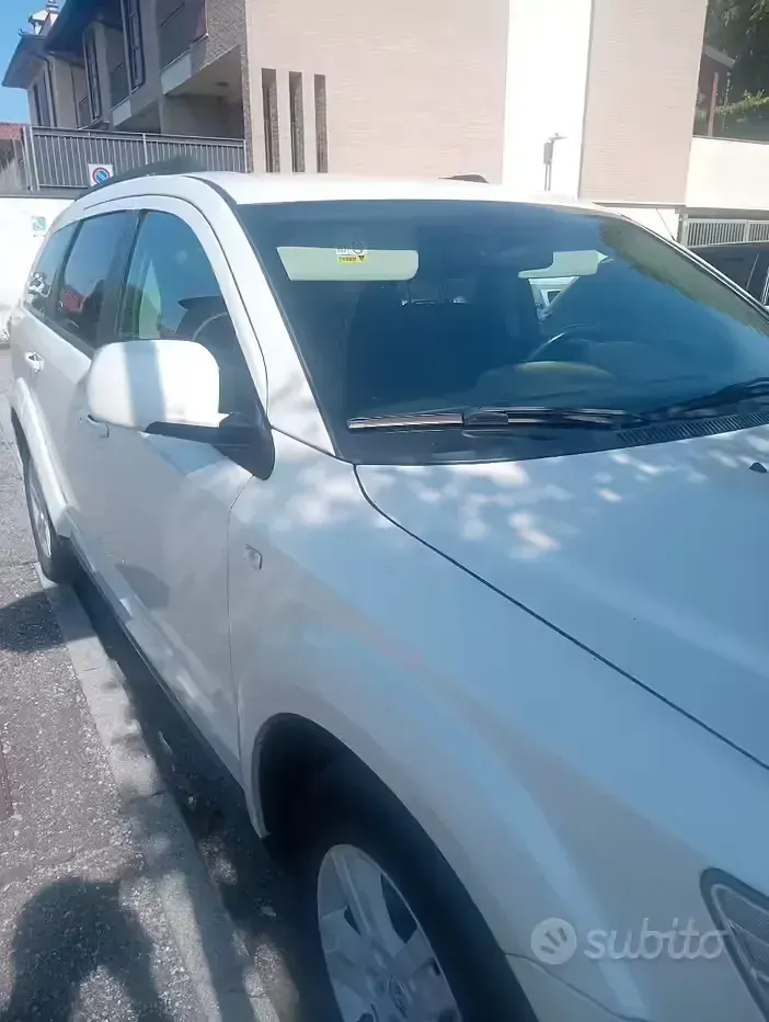 Käytetty Fiat Freemont 170 HP (125 kW) 2013 Valkoinen Katumaasturi