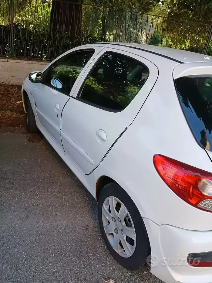 Usata Peugeot 206 60 CV (44 kW) 2012 Bianco Berlina