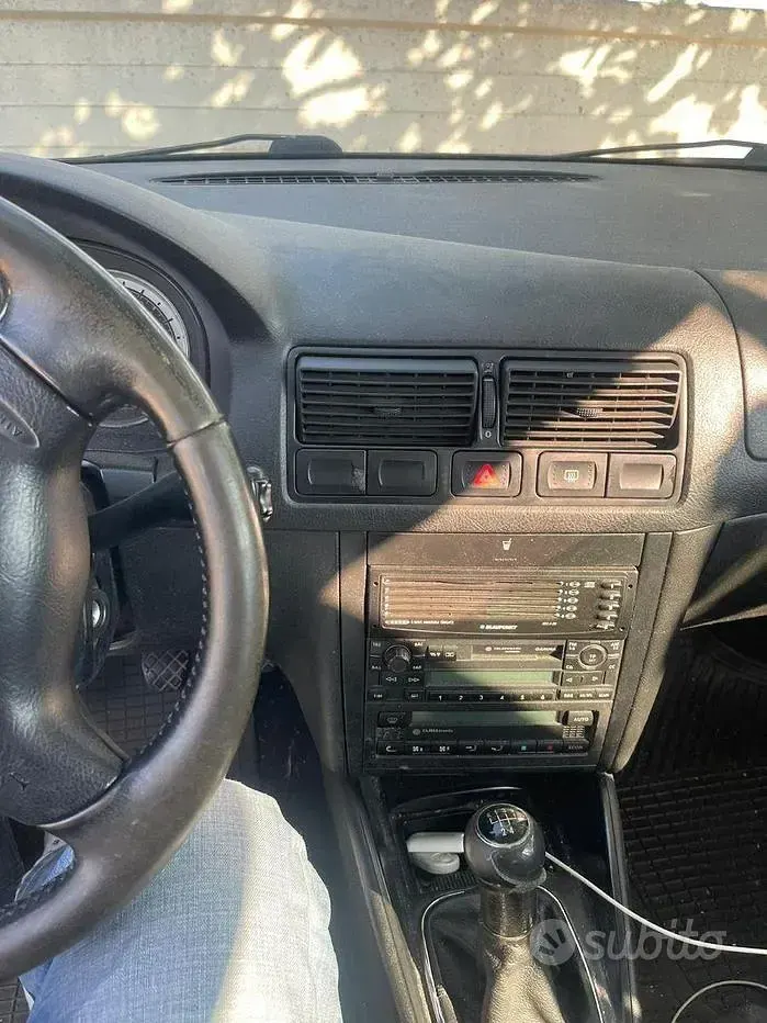 Usata VW Golf IV 101 CV (74 kW) 2002 Nero Berlina