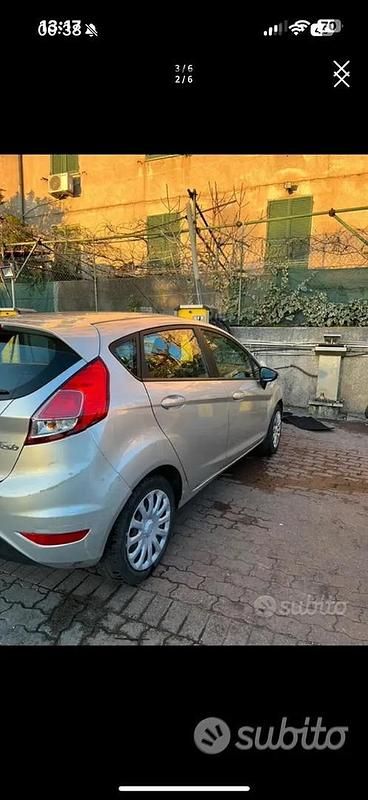 Usata Ford Fiesta 60 CV (44 kW) 2014 Grigio Utilitaria