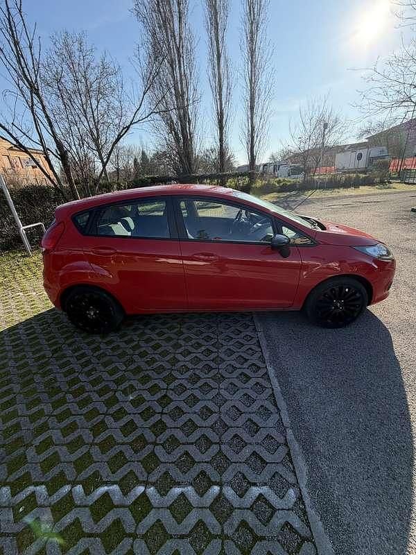 Usata Ford Fiesta Ghia 90 CV (66 kW) 2008 Utilitaria