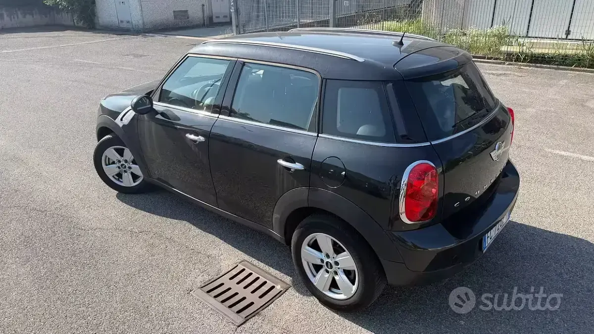 Usata Mini Cooper D 111 CV (81 kW) 2016 Nero Utilitaria