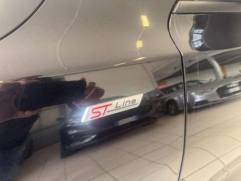 Usata Ford Focus ST-Line 125 CV (91 kW) 2024 Nero Berlina