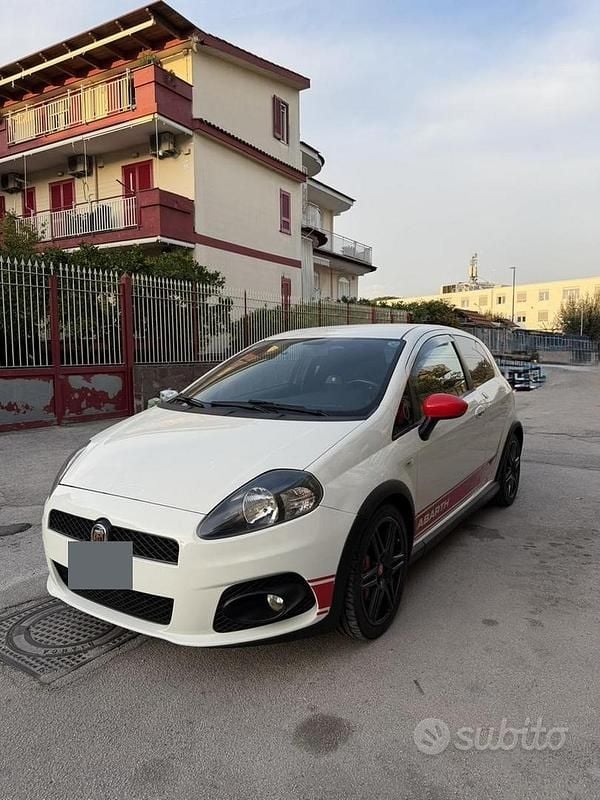 Usata Abarth Grande Punto 155 CV (114 kW) 2010 Bianco Utilitaria