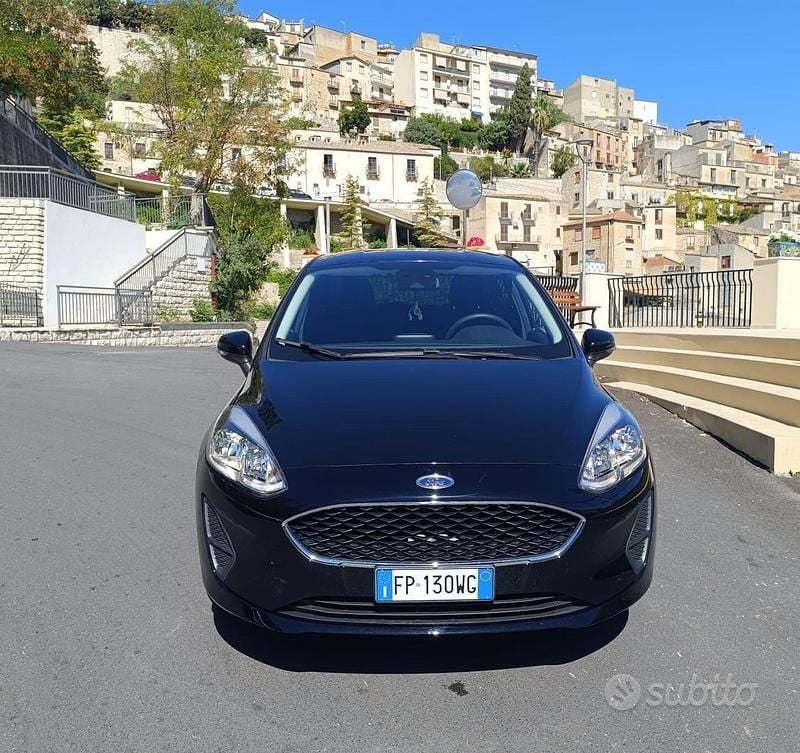 Usata Ford Fiesta 71 CV (52 kW) 2018 Nero Utilitaria