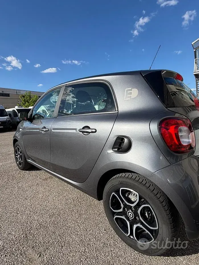 Usata Smart ForFour Electric Drive Passion 41 kW (56 CV) 2019 Giallo Berlina