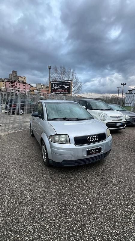 Usata Audi A2 75 CV (55 kW) 2003 Argento Utilitaria