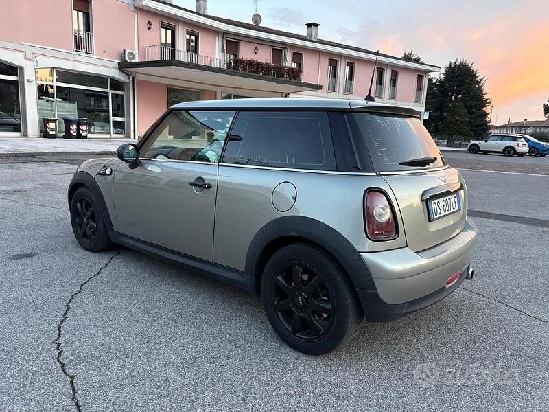 Usata Mini Cooper 95 CV (69 kW) 2008 Grigio Utilitaria