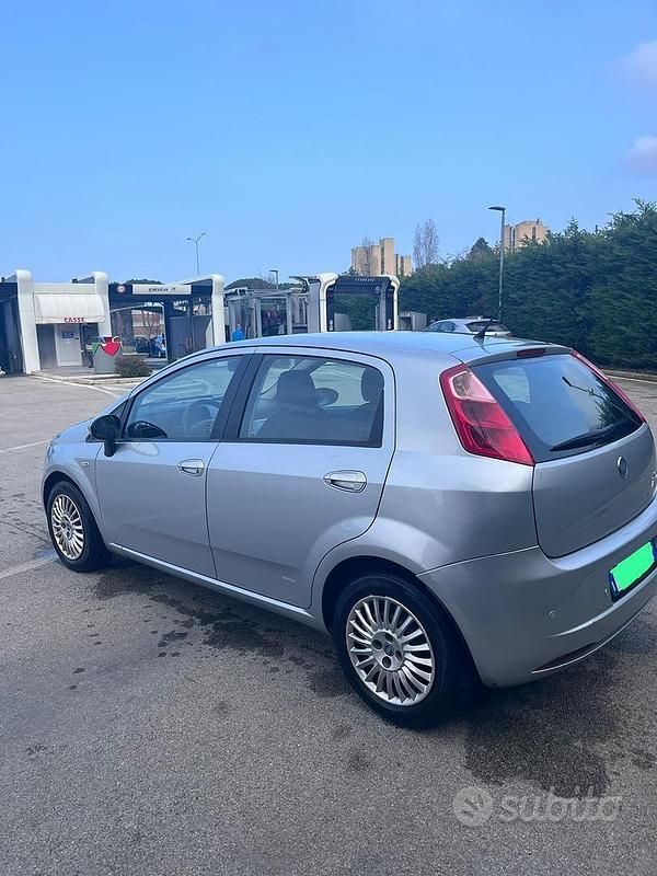 Usata Fiat Grande Punto 75 CV (55 kW) 2006 Grigio Utilitaria