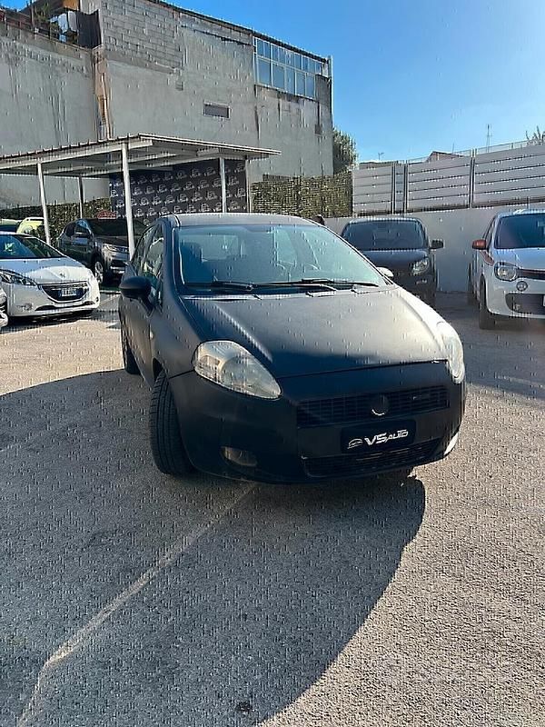 Usata Fiat Grande Punto Dynamic 90 CV (66 kW) 2007 Nero Utilitaria