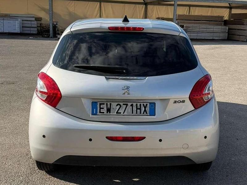 Usata Peugeot 208 Active 68 CV (50 kW) 2016 Argento Utilitaria