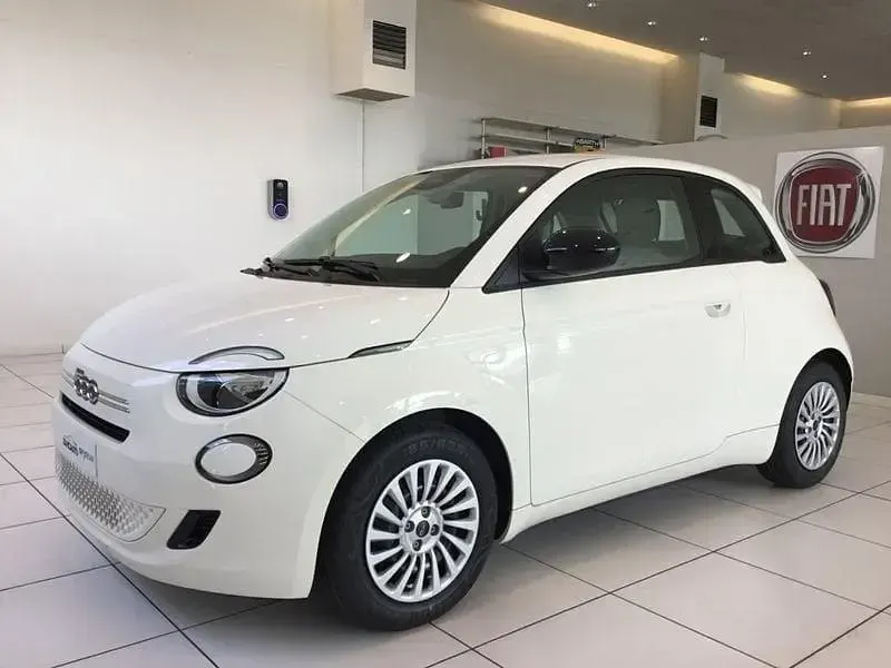 Nuova Fiat 500 Pop 65 CV (47 kW) 2026 Bianco Berlina