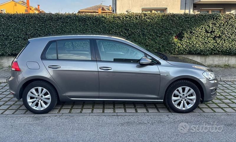 Usata VW Golf VII Comfortline 110 CV (80 kW) 2016 Grigio Berlina