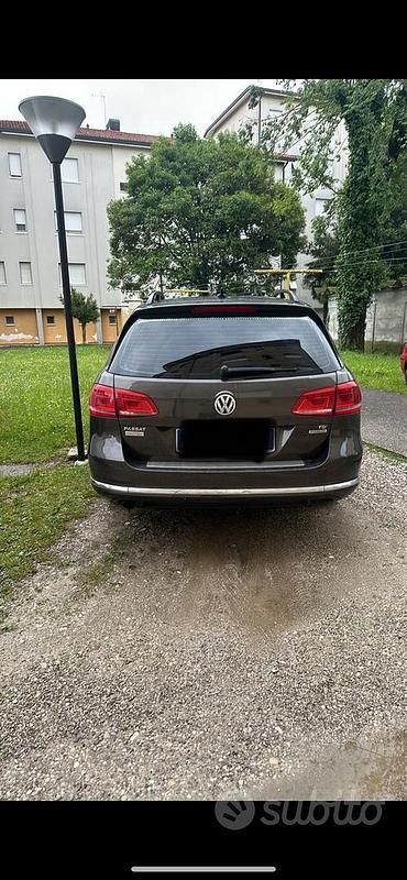 Usata VW Passat 105 CV (77 kW) 2014 Marrone Station wagon