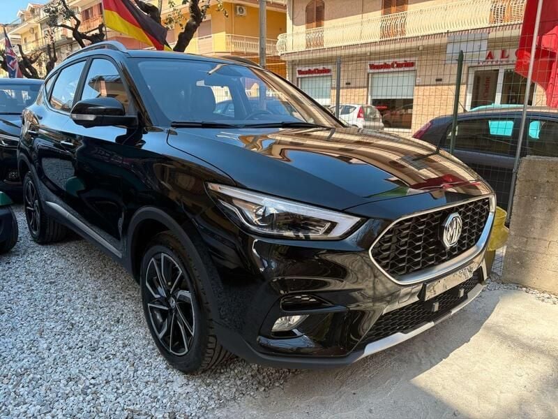 Usata MG ZS Luxury 111 CV (81 kW) 2022 Nero Berlina