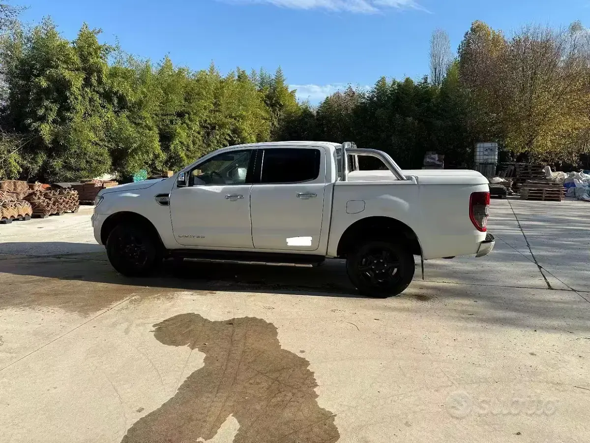 Usata Ford Ranger Limited 160 CV (117 kW) 2018 Bianco Pick-up
