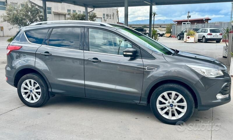 Usata Ford Kuga Titanium 163 CV (119 kW) 2017 Grigio SUV