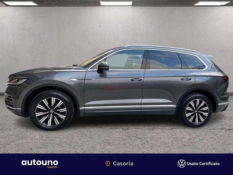 Usata VW Touareg Elegance 231 CV (169 kW) 2023 Grigio SUV