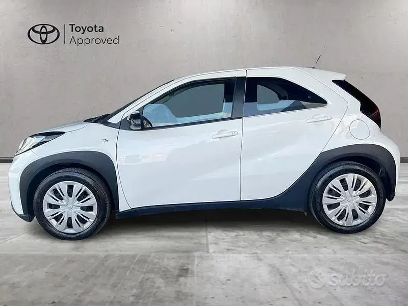 Usata Toyota Aygo X Active 72 CV (52 kW) 2022 Bianco SUV