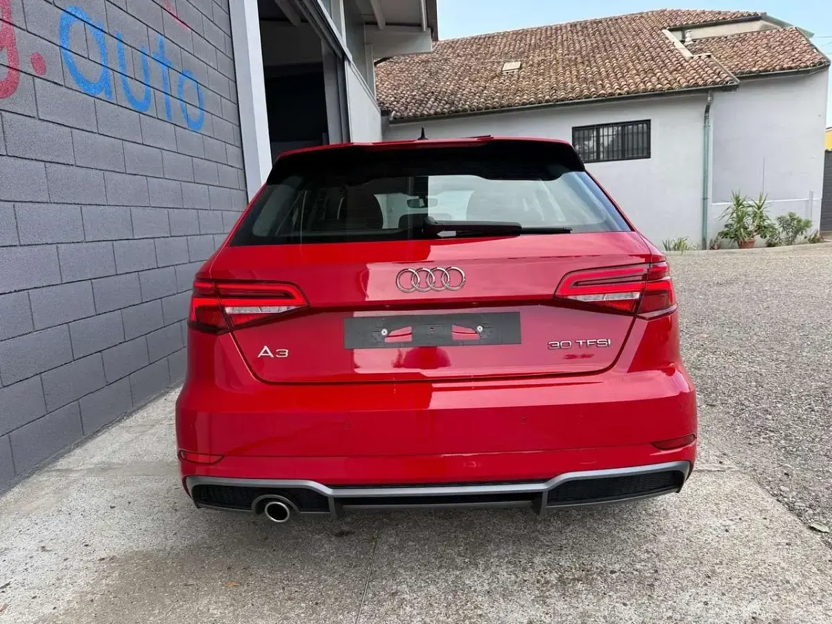 Usata Audi A3 S-Line 116 CV (85 kW) 2019 Rosso Berlina