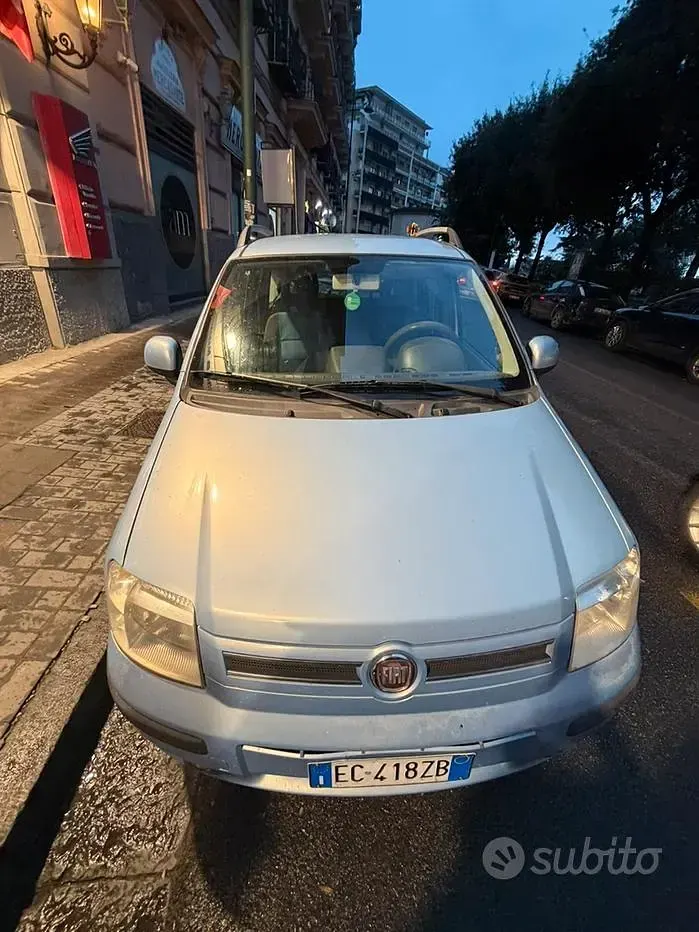 Usata Fiat Panda 69 CV (50 kW) 2011 Bluazzurro Utilitaria