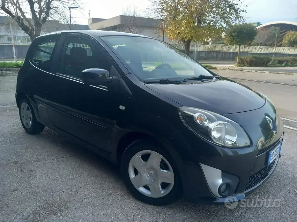 Usata Renault Twingo Dynamique 75 CV (55 kW) 2010 Nero Utilitaria