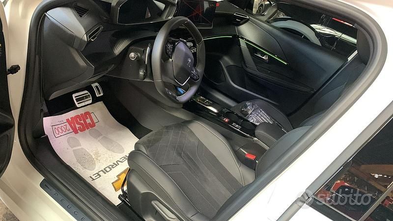Usata Peugeot 208 GT 131 CV (96 kW) 2022 Utilitaria
