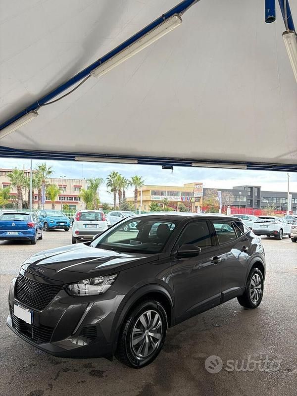 Usata Peugeot 2008 Active 110 CV (80 kW) 2021 Grigio SUV