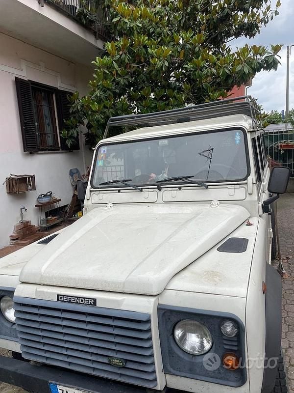 Usata Land Rover Defender 122 CV (89 kW) 2007 SUV