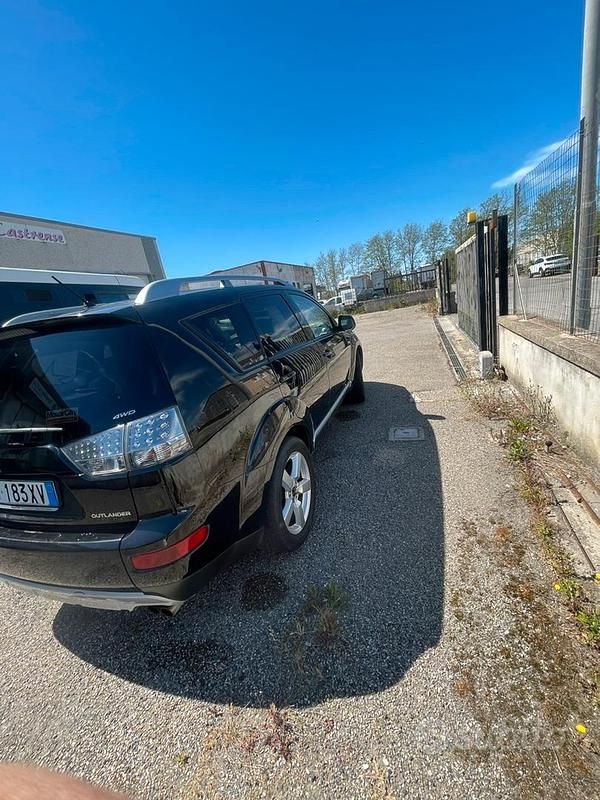 Usata Mitsubishi Outlander 177 CV (130 kW) 2007 Nero SUV