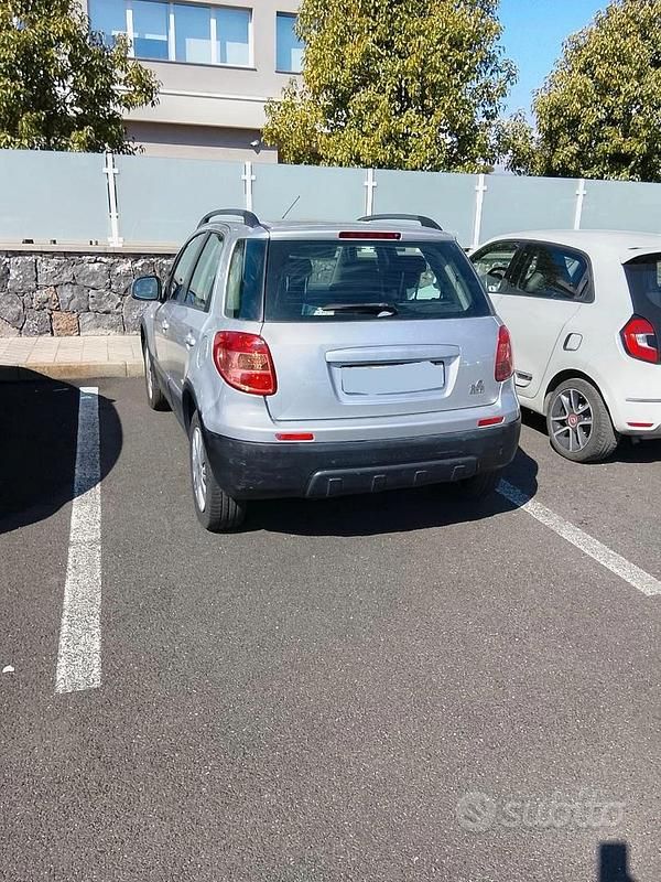 Usata Fiat Sedici 120 CV (88 kW) 2008 SUV