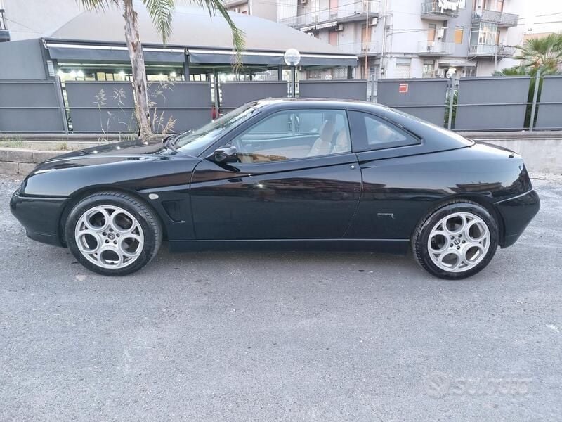 Usata Alfa Romeo GTV 201 CV (147 kW) 2000 Nero Coupé