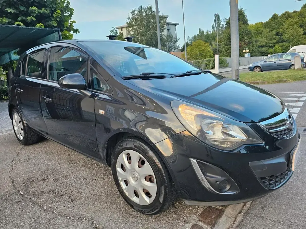 Usata Opel Corsa 75 CV (55 kW) 2014 Nero Utilitaria