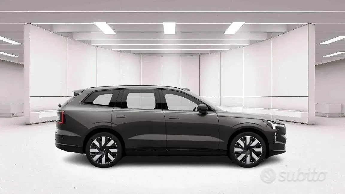 Usata Volvo EX90 Ultra 300 kW (408 CV) 2025 Grigio SUV