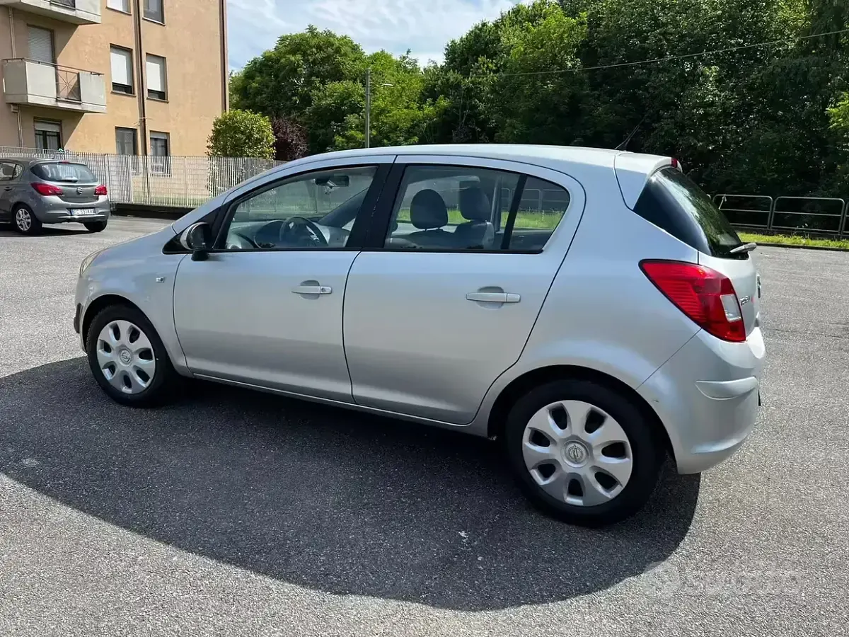 Usata Opel Corsa 2014 Grigio Utilitaria