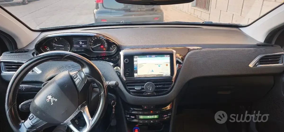 Usata Peugeot 208 Allure 75 CV (55 kW) 2016 Grigio Utilitaria