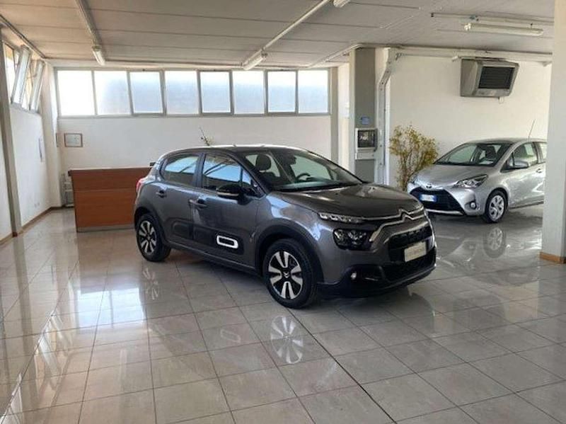 Usata Citroën C3 Shine 83 CV (61 kW) 2021 Bi color nero Utilitaria