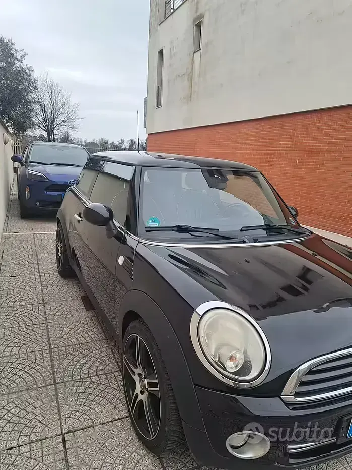 Usata Mini Cooper 120 CV (88 kW) 2009 Nero Utilitaria