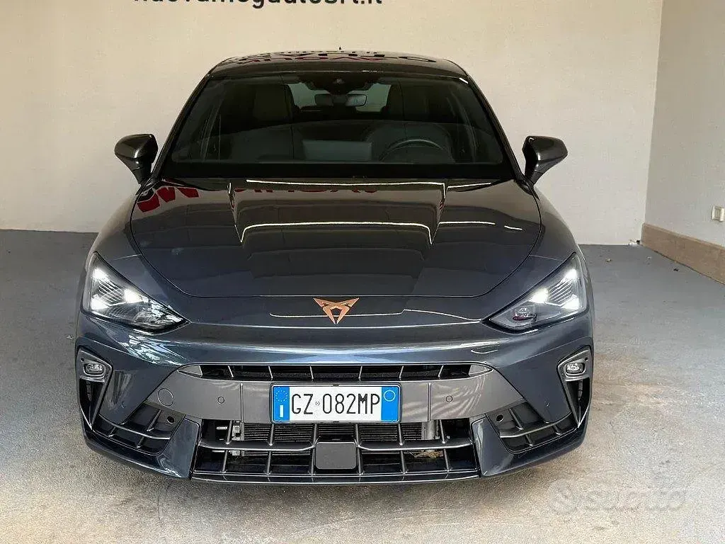 Usata Cupra Leon 150 CV (110 kW) 2025 Blu jeans Berlina