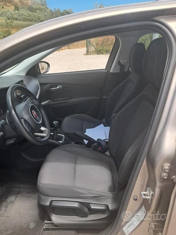 Usata Fiat Tipo Easy 95 CV (69 kW) 2018 Beige Berlina
